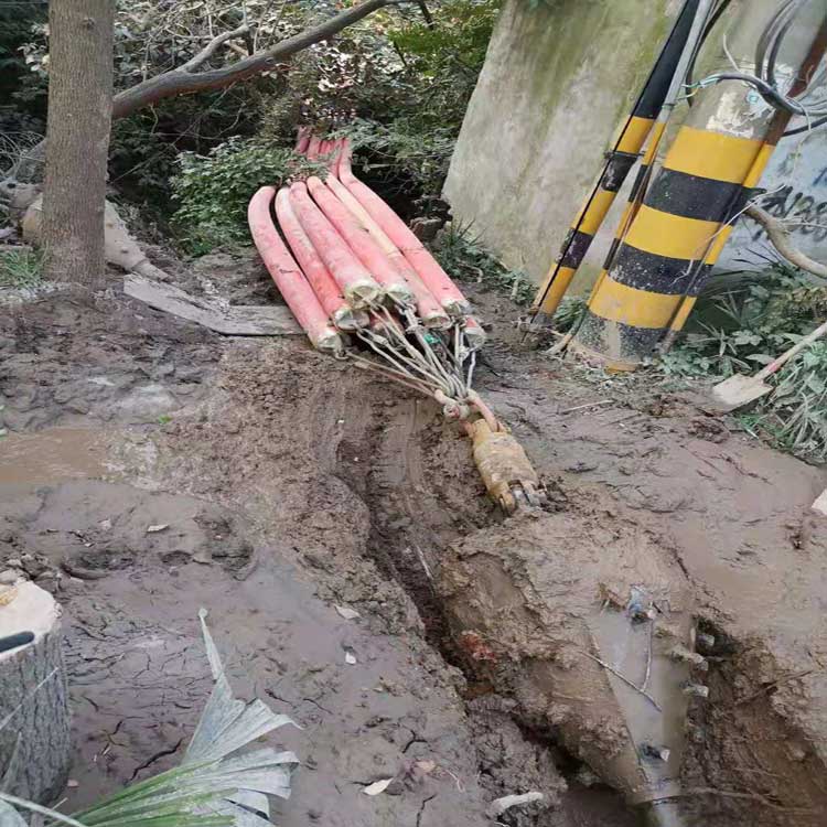 武汉双层管道生产厂家拖拉管